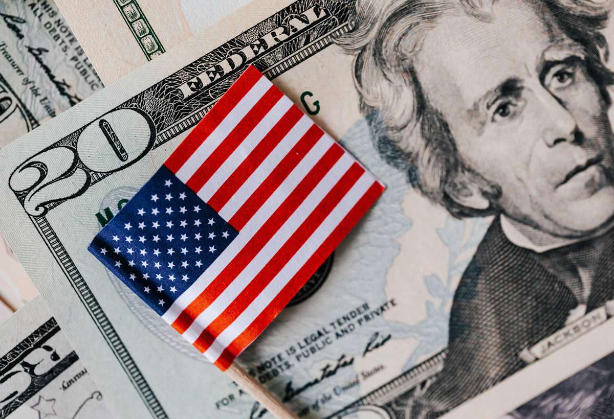 What businesses are available for small and large investors in the USA