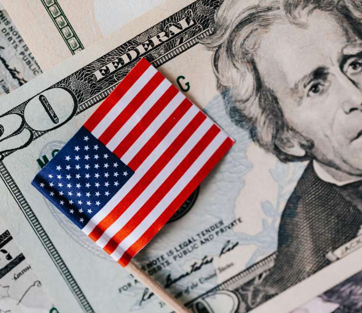 What businesses are available for small and large investors in the USA